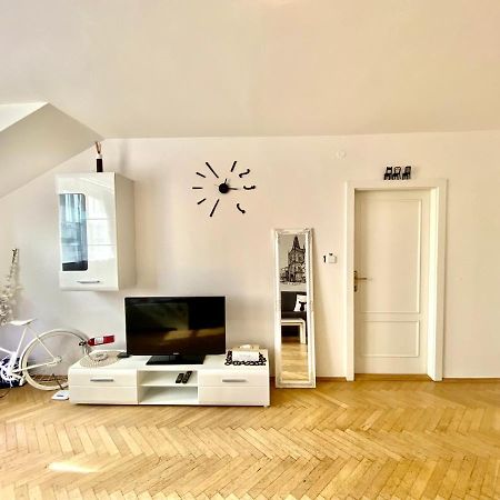 Fantastic Apartment In The City Center プラハ エクステリア 写真