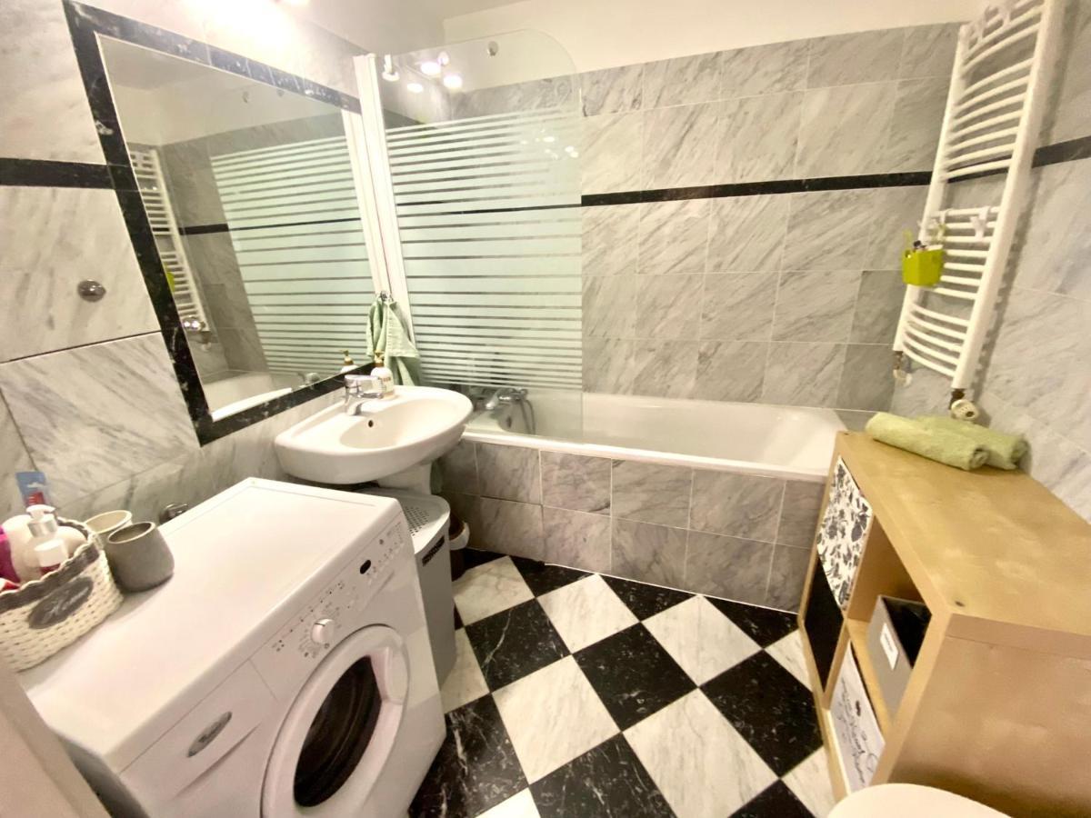 Fantastic Apartment In The City Center プラハ エクステリア 写真