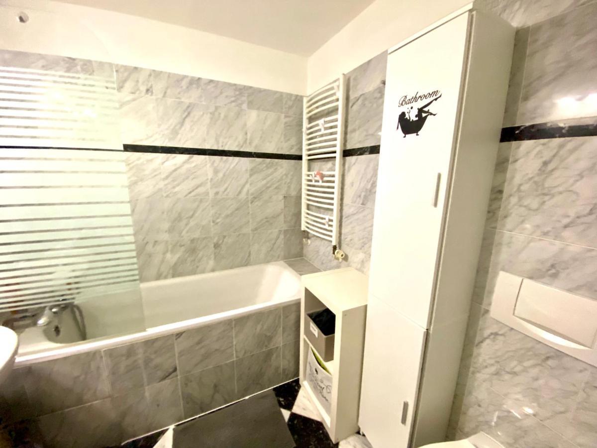 Fantastic Apartment In The City Center プラハ エクステリア 写真